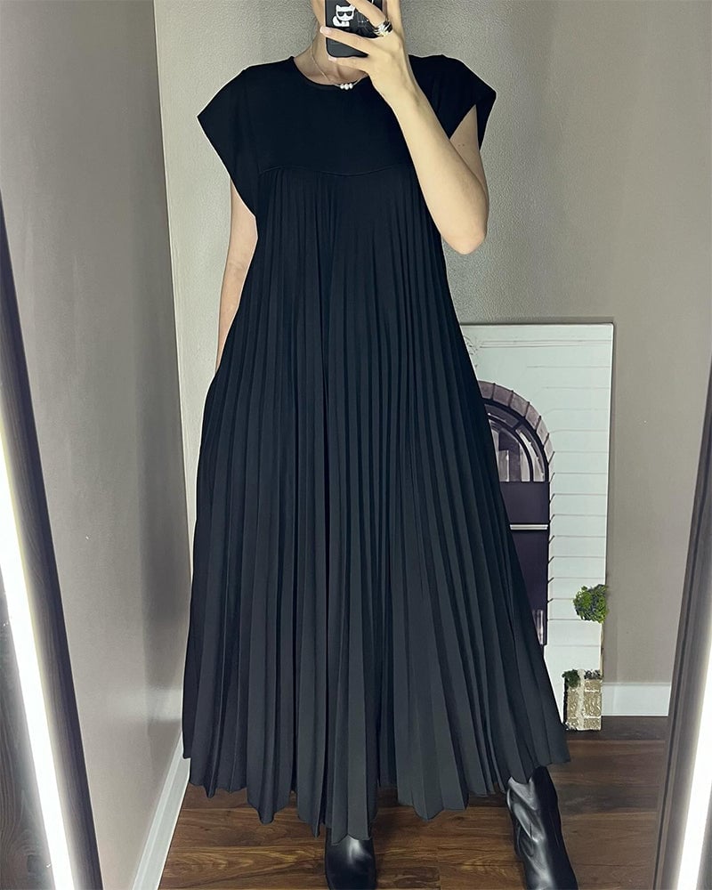 Grace | Effortlessly Elegant Pleated Dress