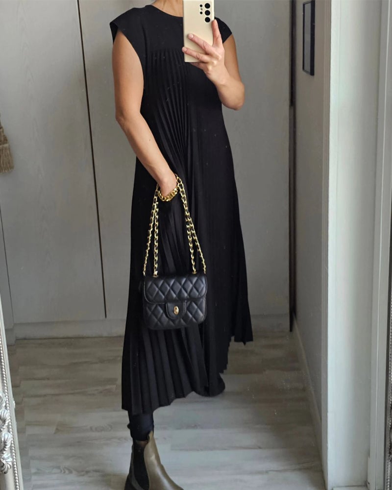 Grace | Effortlessly Elegant Pleated Dress